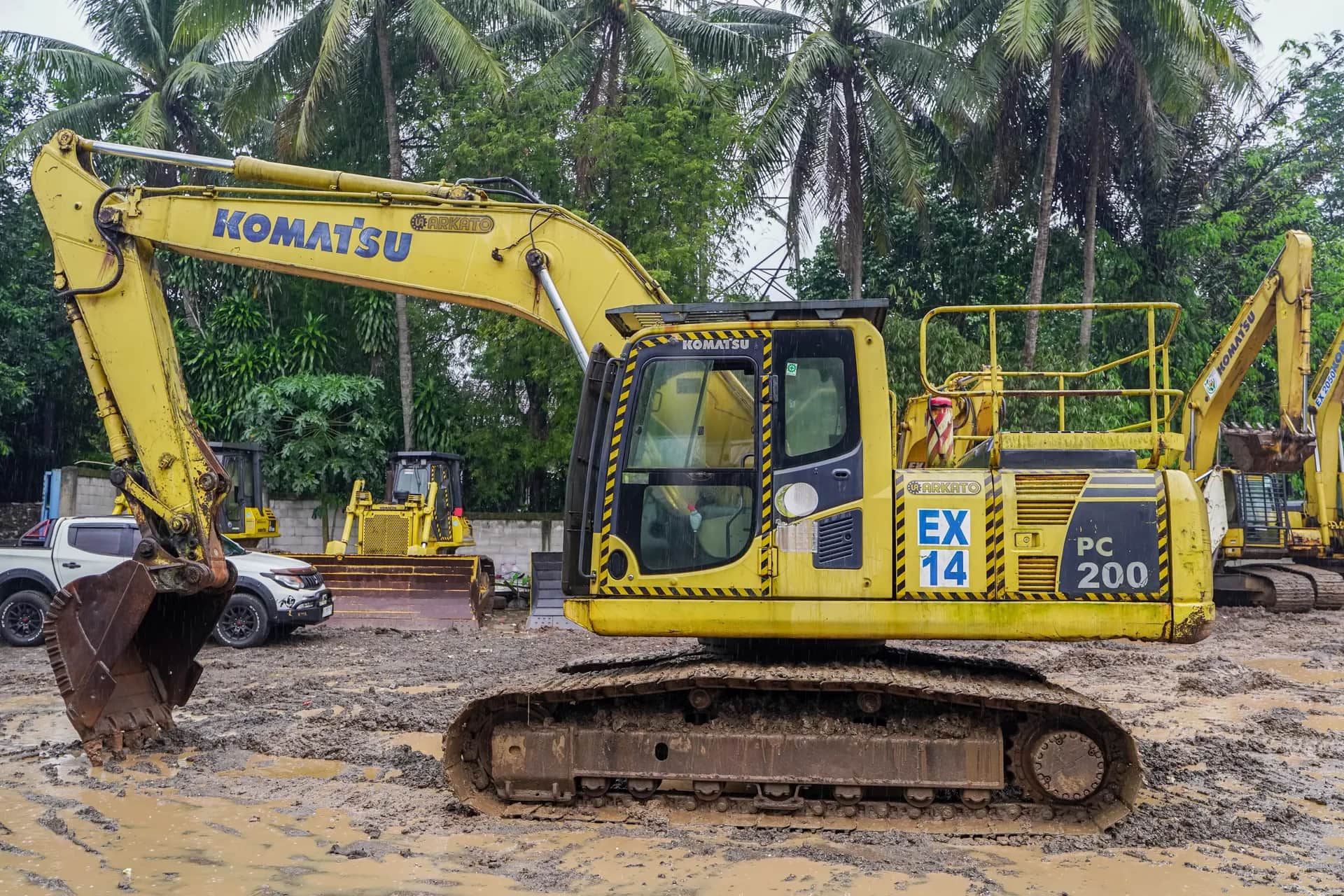 Excavator Komatsu PC200MD-8M0 Tahun 2017 Hidup Jalan Original