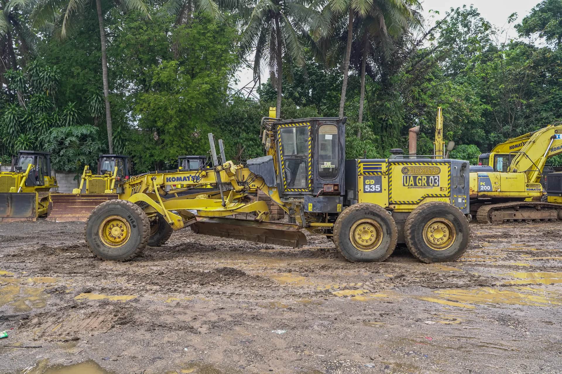 Motor Grader Komatsu GD535-5 Tahun 2018 Hidup Jalan Original