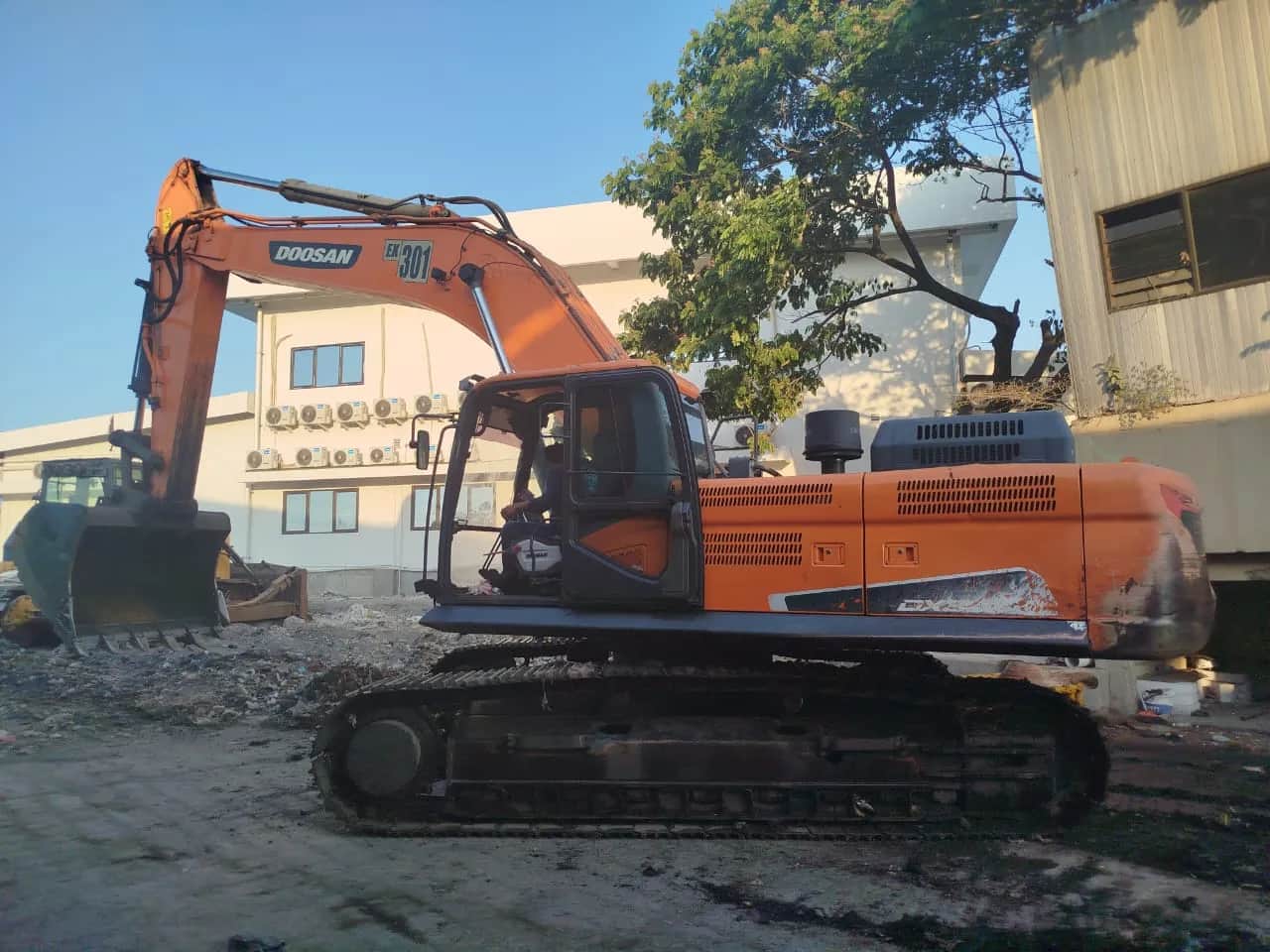 EXCAVATOR DOOSAN 360 LC - 7B 